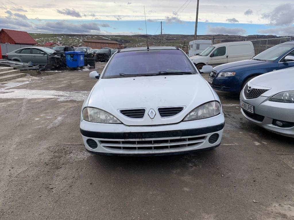 Consola centrala Renault Megane 2000 limuzina 1.9 dti