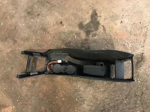 Consola centrala schimbator viteze skoda octavia 2 2004 - 2010