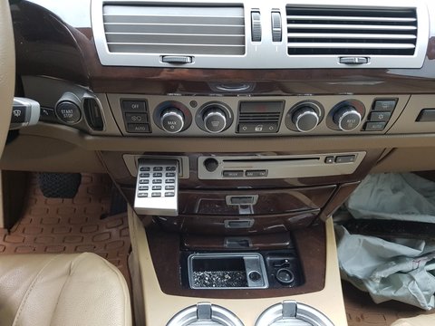 Consola centrala sertar depozitare BMW Seria 7 E65 2007