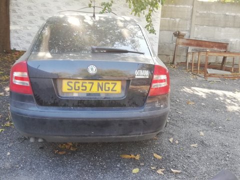 Consola centrala Skoda Octavia 2007 hatchback 1.9