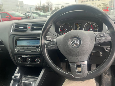 Consola centrala Volkswagen Jetta 2011 SEDAN 2.0 TDI CFFB