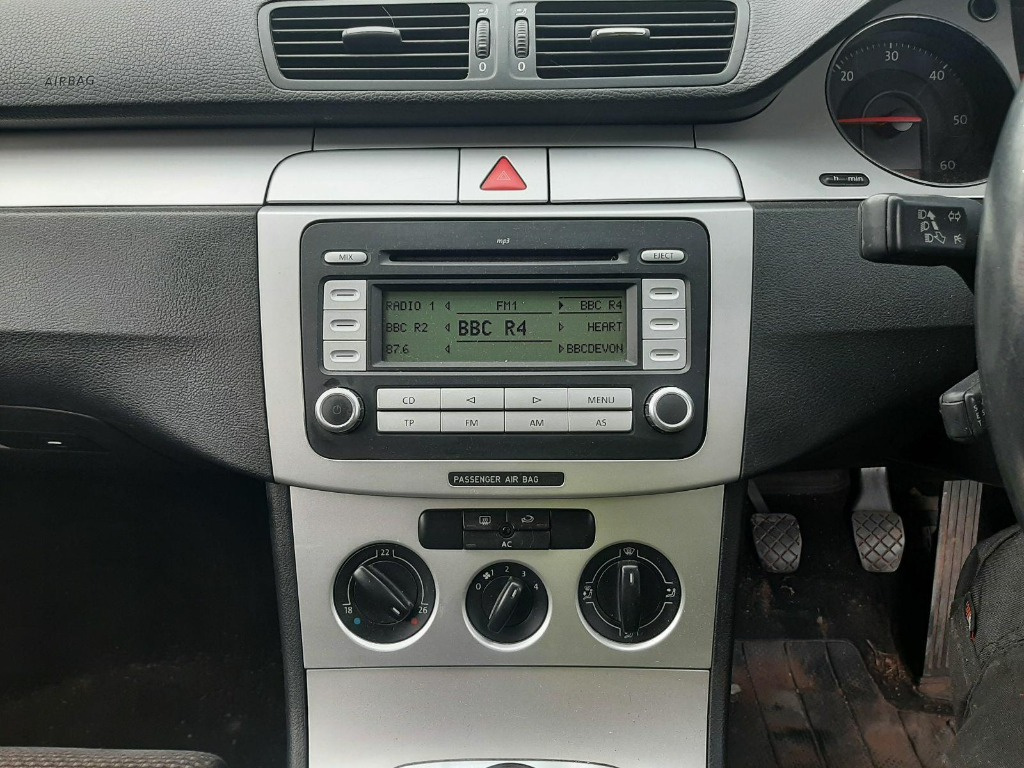 Consola centrala Volkswagen Passat B6 20