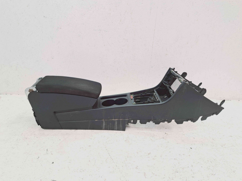 Consola centrala Volkswagen Passat B7 (3