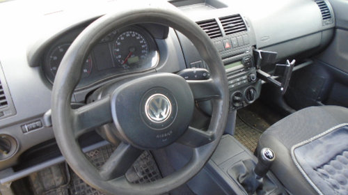 Consola centrala Volkswagen Polo 9N 2006