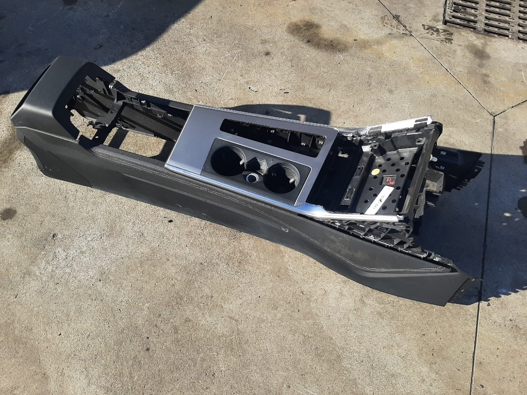 Consola cotiera centrala audi a6 c8 4k avant 4k1863241a