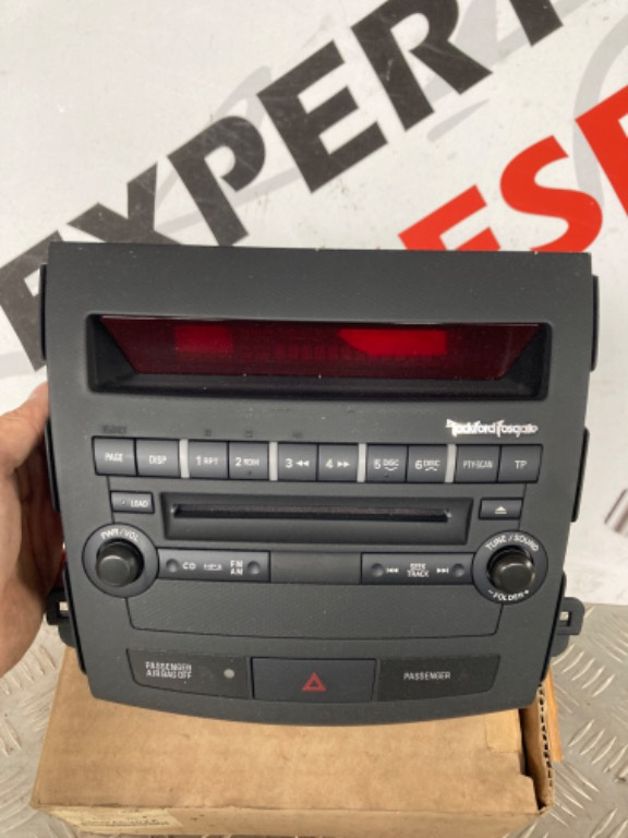 Consola radio cd mp3 rockford fosgate mitsubishi outlander model 2008 cod 8002a538xa nou original