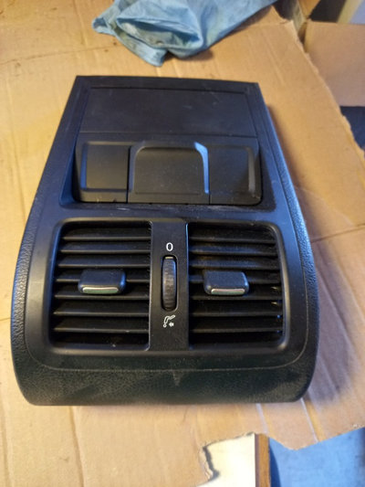 Consola spate cu grila aer VW Passat B6 cod produs