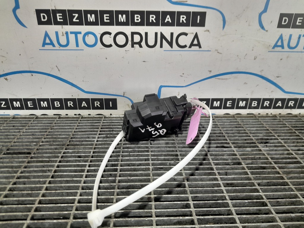 Contact Cu Cheie Audi Q5 2.0 TDI 2008 - 2012 SUV 8