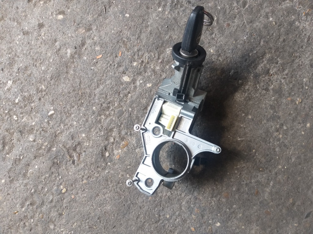 Contact cu cheie Opel Astra H an 2004-2010
