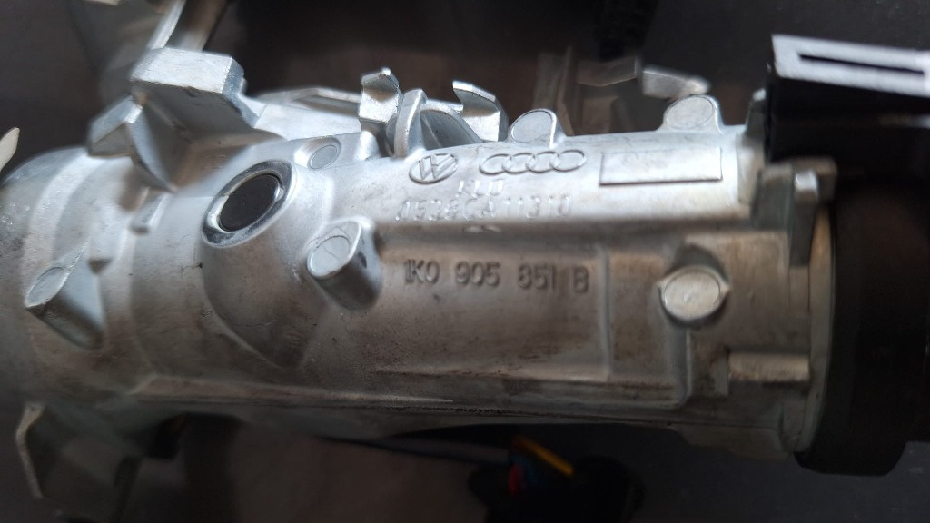 Contact cu cheie Seat Arona cod piesa : 