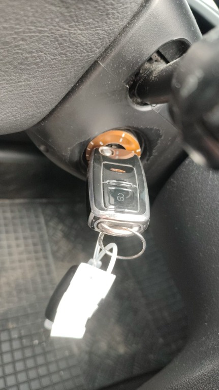 CONTACT CU CHEIE Skoda Octavia 1 2007 motor 1600 CC bfq cod culoare 9202