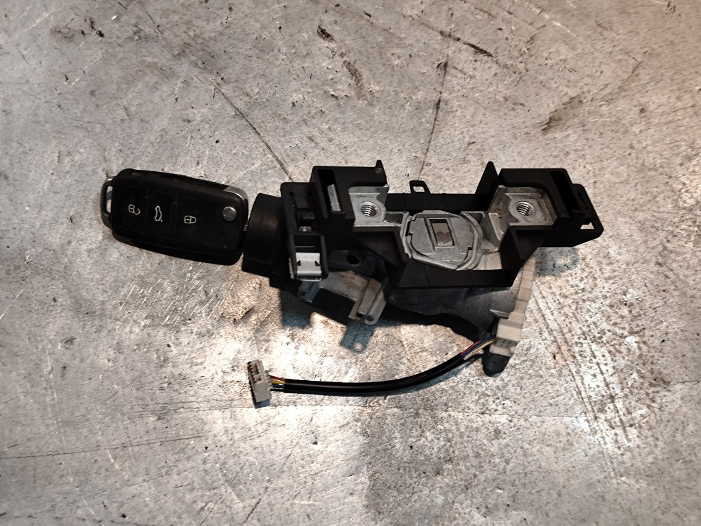 Contact cu cheie VW CADDY BST 2.0 SDI 2004-2010 1K0905851B