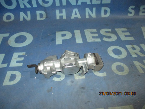 Contact Ford Focus; 3M513F880AD