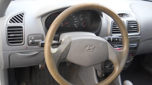 Contact Hyundai Accent 1.4 benzina an 20