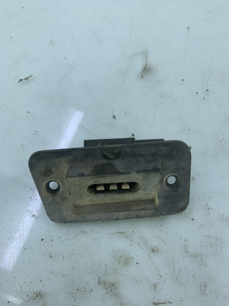 Contact inchidere usa culisanta VW CADDY 2.0 BST 2009 2K0907438 DezP: 35195