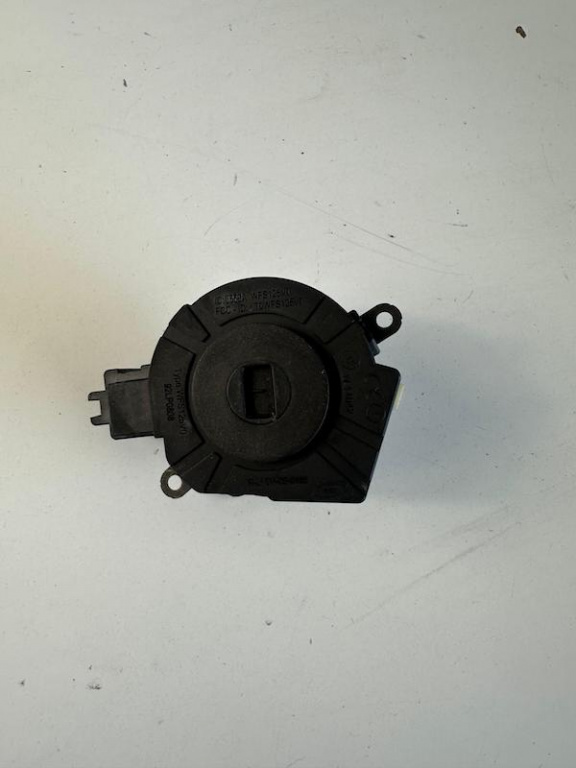 Contact Volvo V50 C30 S40 2011 31300585 30659837