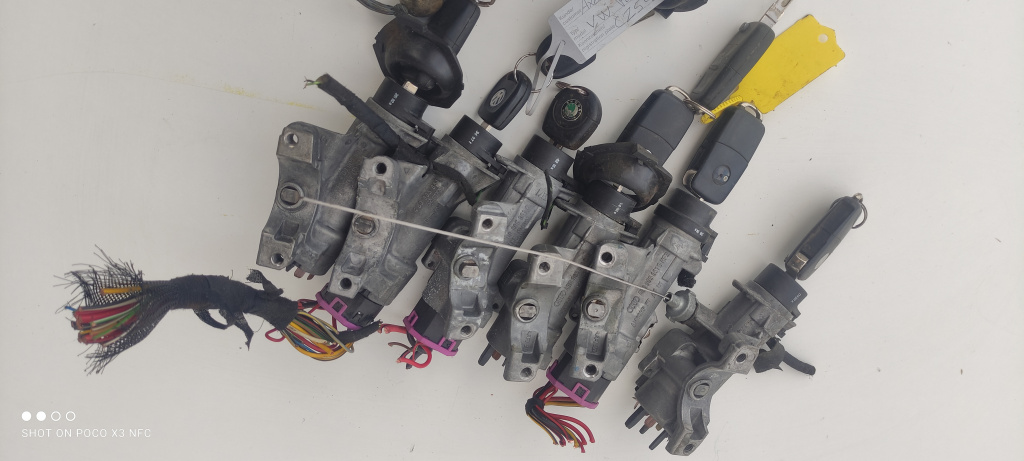 Contact VW Transporter V Bus 2006/01-2015/08 2.0 8