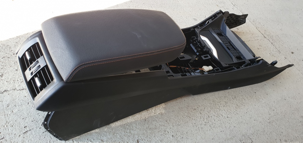 Cotiera / consola centrala Bmw X3 F25 2012 2013 2014 2015