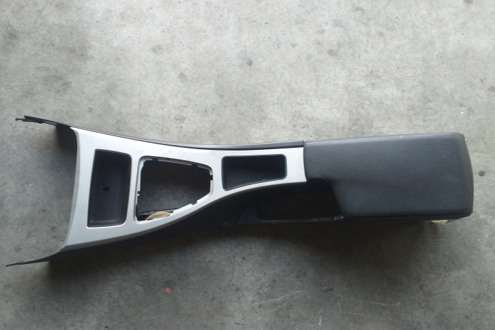 Cotiera Consola centrala cu cotiera BMW Seria 3 E9
