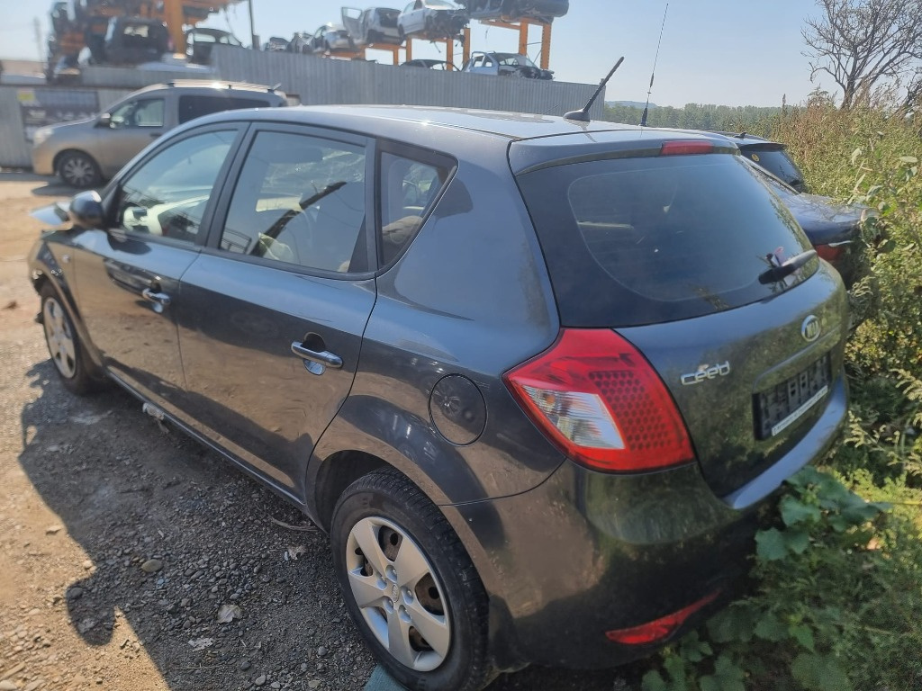 Cotiera Kia Ceed 2011 hatchback 1.6 crdi G4FC