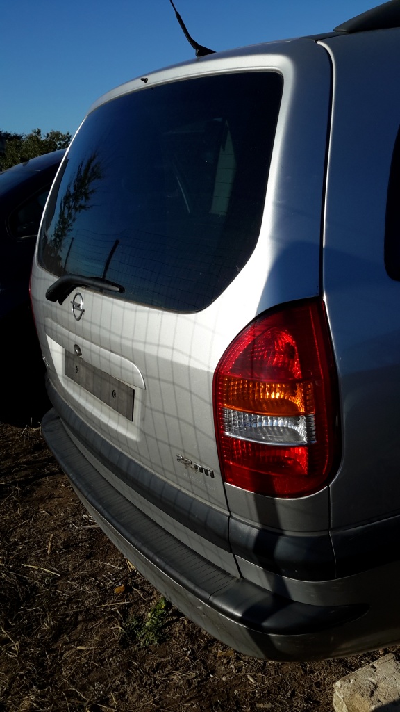 Cotiera Opel Zafira 2003 hatchback 2.2