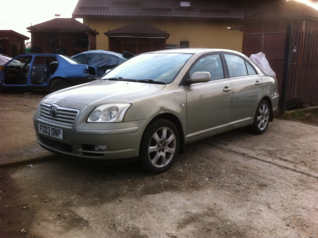 Cotiera Toyota Avensis 2003 Berlina 2.0 d