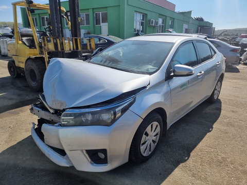 Cotiera Toyota Corolla 2014 Berlina 1.3 benzina