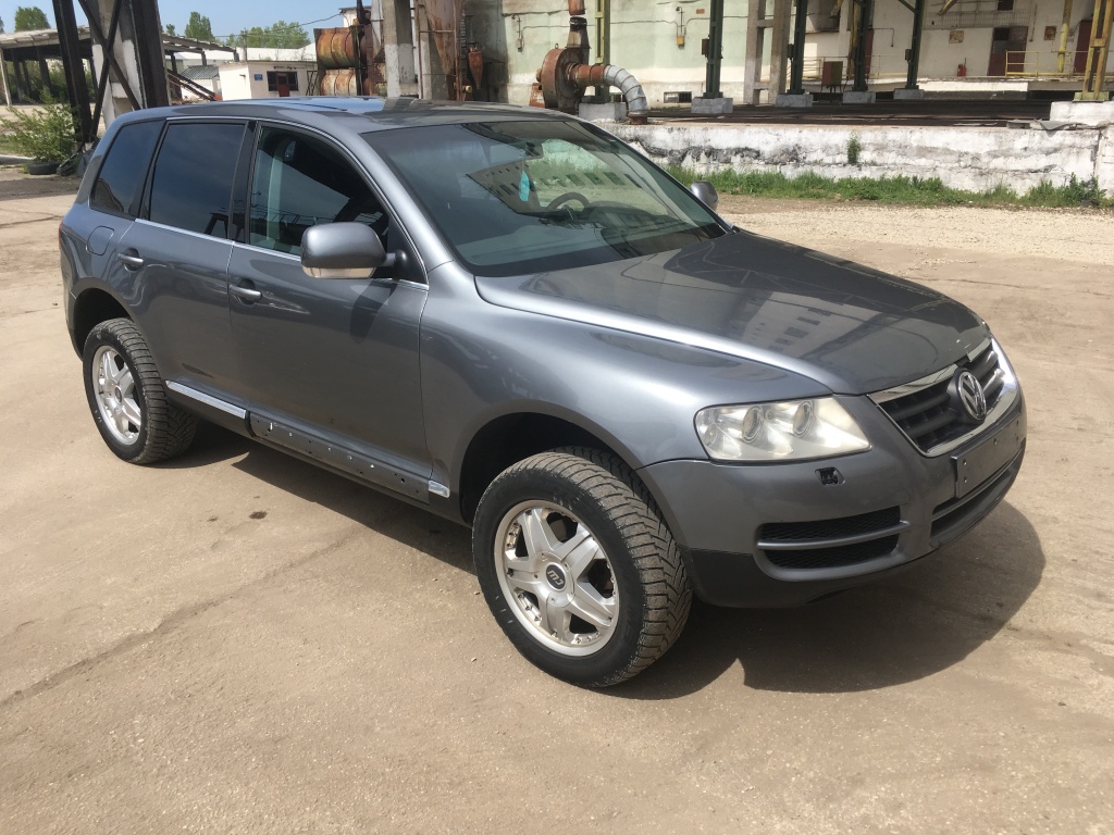 Cotiera Volkswagen Touareg 7L 2005 SUV 2