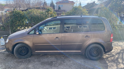 Cotiera Volkswagen Touran 2005 Monovolum