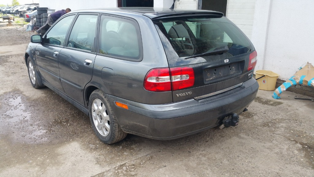 Cotiera Volvo V40 2001 break 1.9