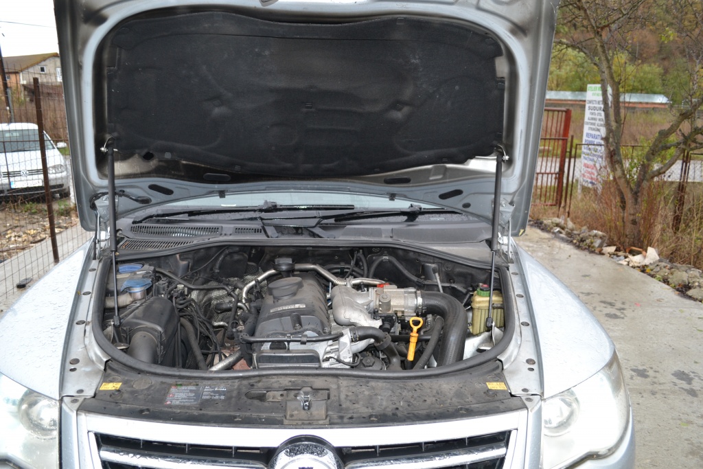 Cotiera VW Touareg 7L 2009 SUV 2.5