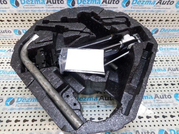 Cric cu cheie si spuma Jetta 3 1K0011031C