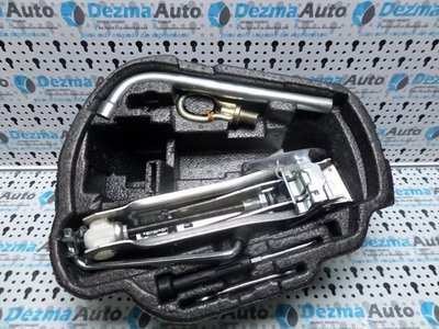 Cric cu cheie si spuma Skoda Octavia Combi (1U) 8L