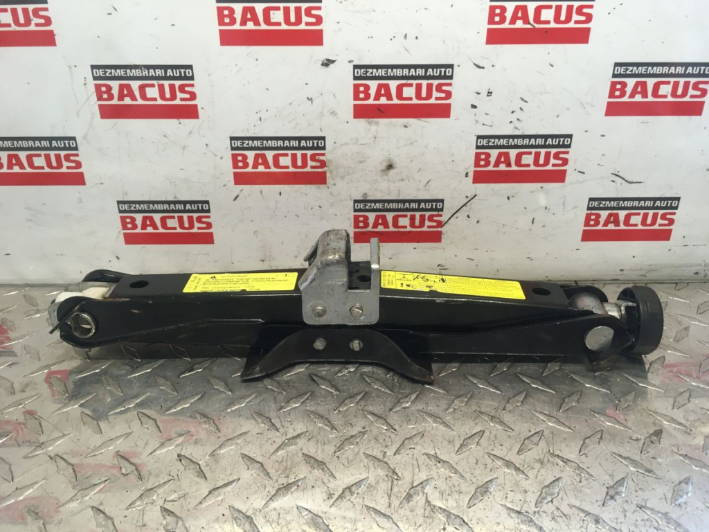 Cric original Audi A4 B8/A5 8T cod 8K0011031G