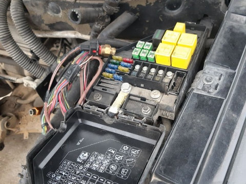 Cutia releuri baterie Land Rover Freelander 1