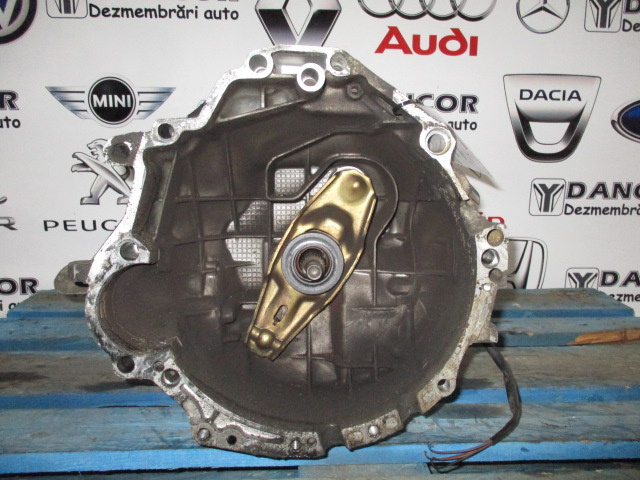 CUTIE DE VITEZA MANUALA Volkswagen Passat 600 Motor 1.9 TDI - 5 Trepte - Fabricatie 2003 / EEN