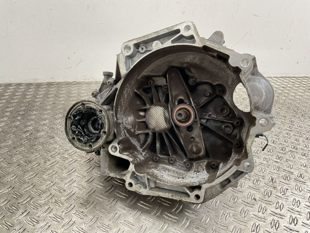 Cutie de viteze 5 Trepte VW Passat Variant 2000/11-2005/05 B5.5 Break 1.6 75KW 102CP Cod GVY