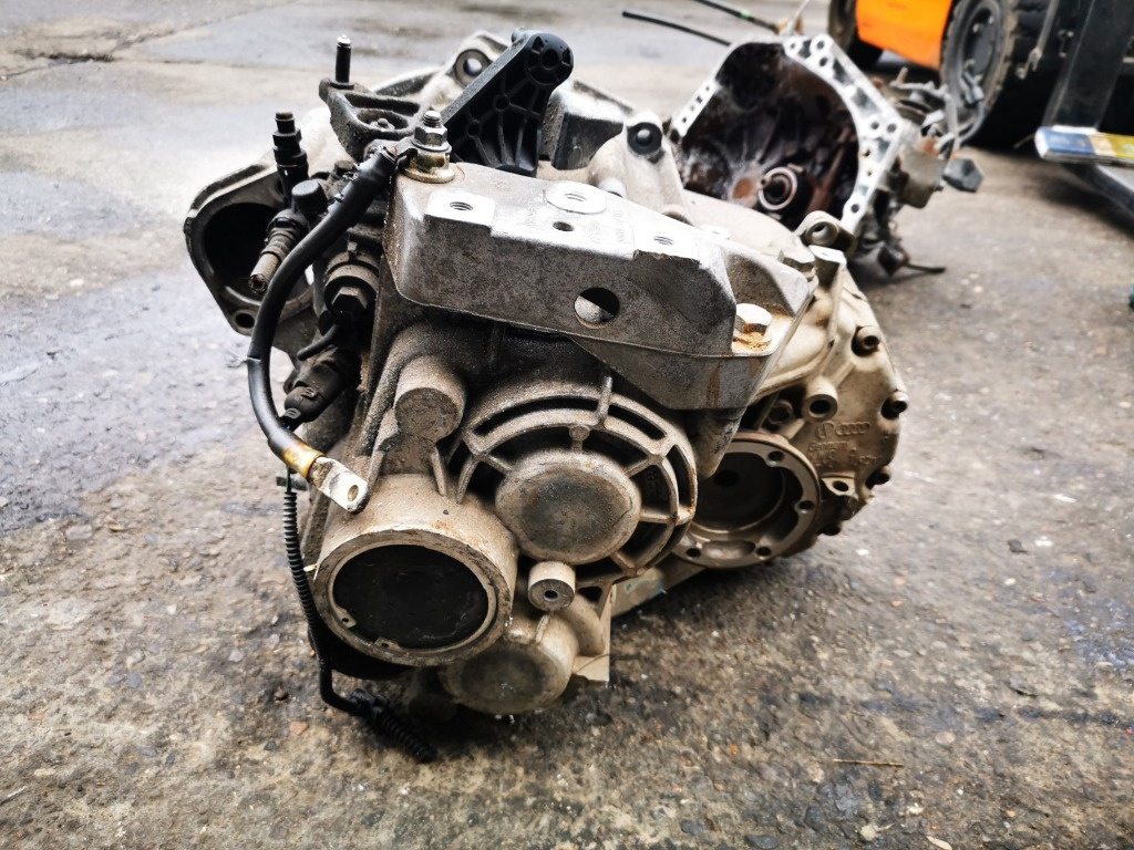 Cutie de Viteze 6 Trepte KXX - Volkswagen VW Passa
