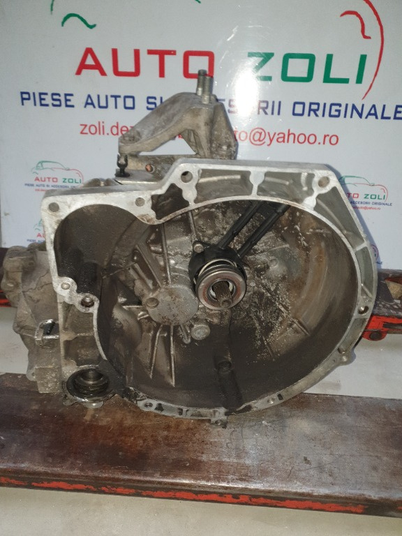 Cutie de viteze manuala 1.4 TDCI 5 trepte Ford Fiesta an 2009 cod 8a6r-7002-ea