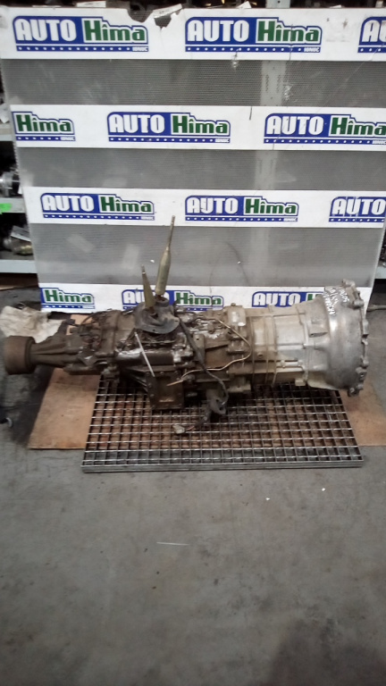 Cutie de viteze manuala 5+1 viteze cu cutie de transfer MITSUBISHI PAJERO II 2.8 TD 4X4 1990-2000