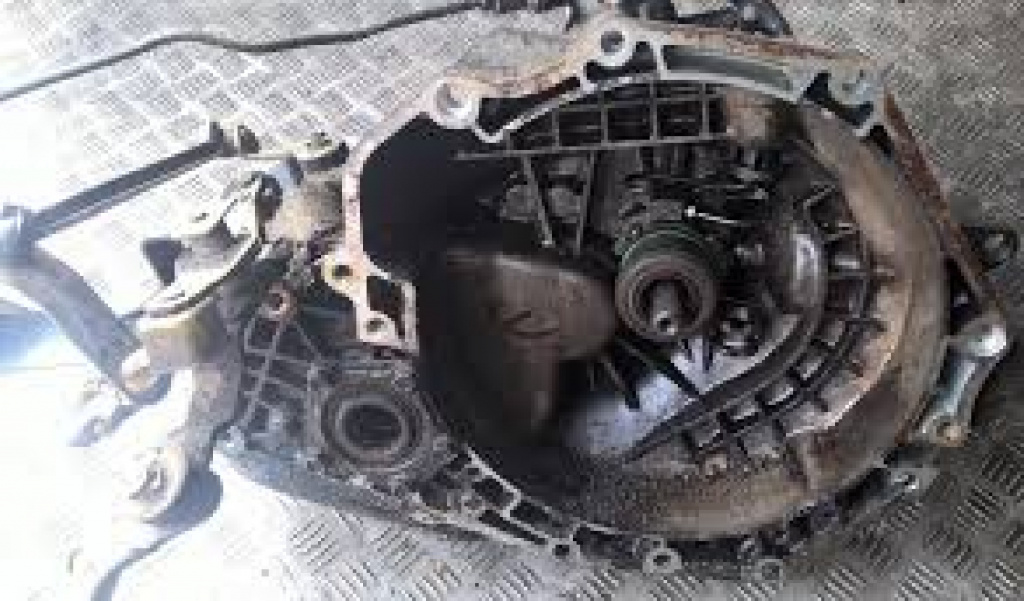 Cutie manuala 5+1,cod 90522000 Opel Astra G an 1999 cod piesa 90522000 Nr 170