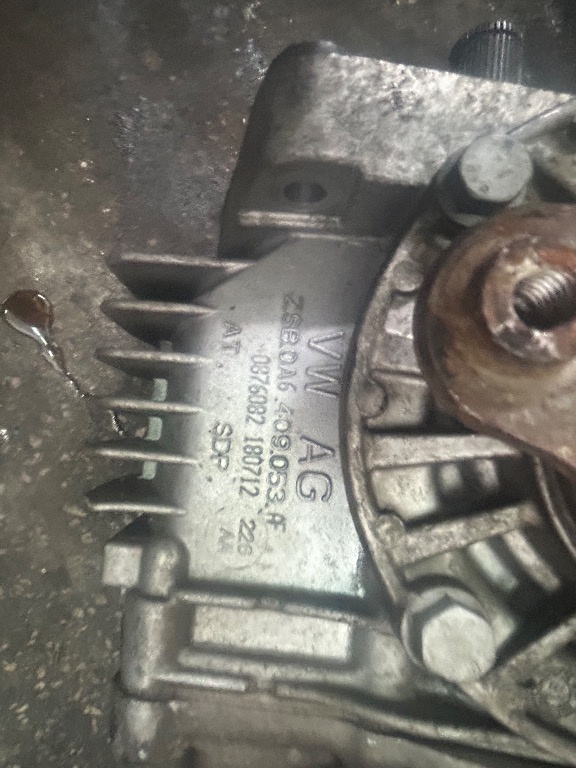 Cutie transfer/grup față 0A6409053AF Vw tiguan 2