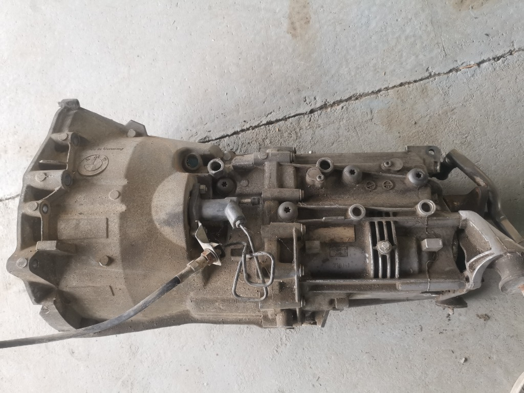 Cutie Vit Man 6+1v 2.0 D BMW E90 An 2005