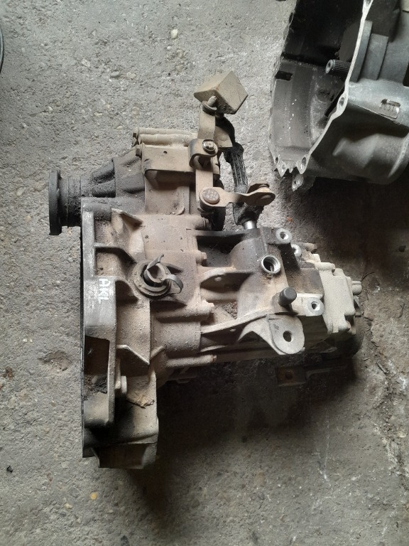 Cutie viteza manual Golf 4 1.6 1.4 benzina
