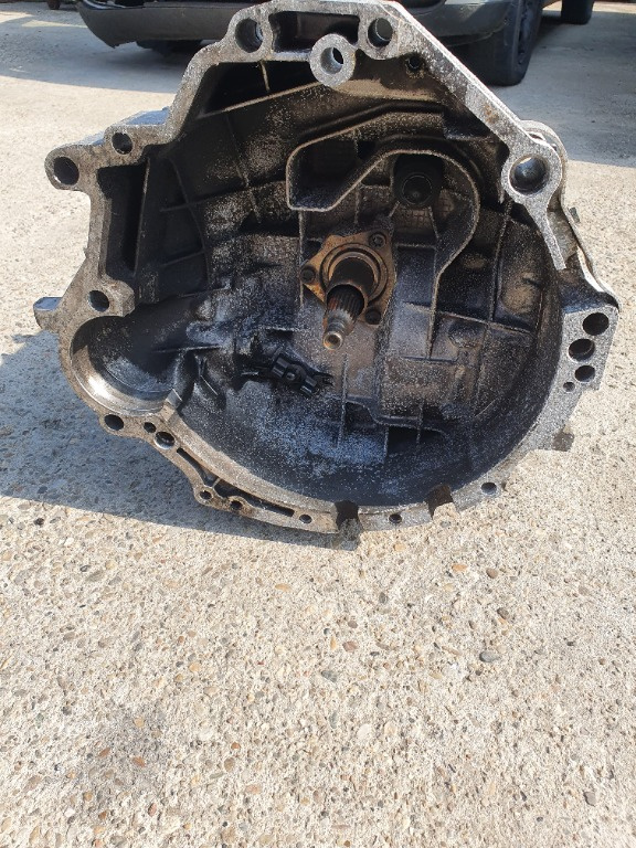 Cutie viteze 5 trepte Audi A4 B7 1.9 TDi
