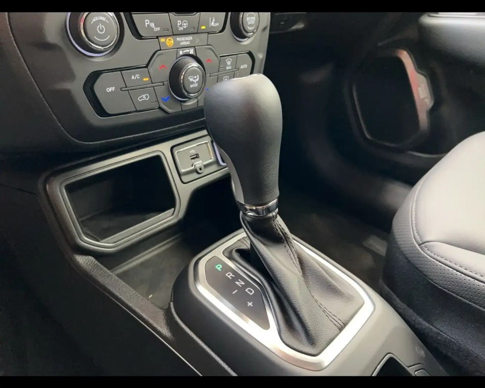 Cutie viteze automata Jeep Renegade 2.0 d 4x4 din 2016
