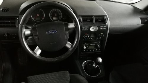Cutie viteze Ford Mondeo Ghia 2.0 tdci 2