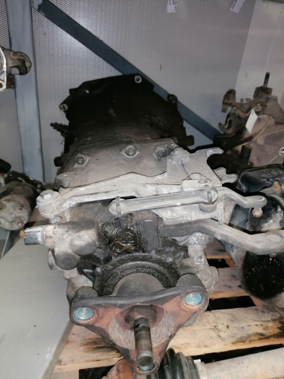 Cutie viteze Ford Transit 6 trepte 2.4 d