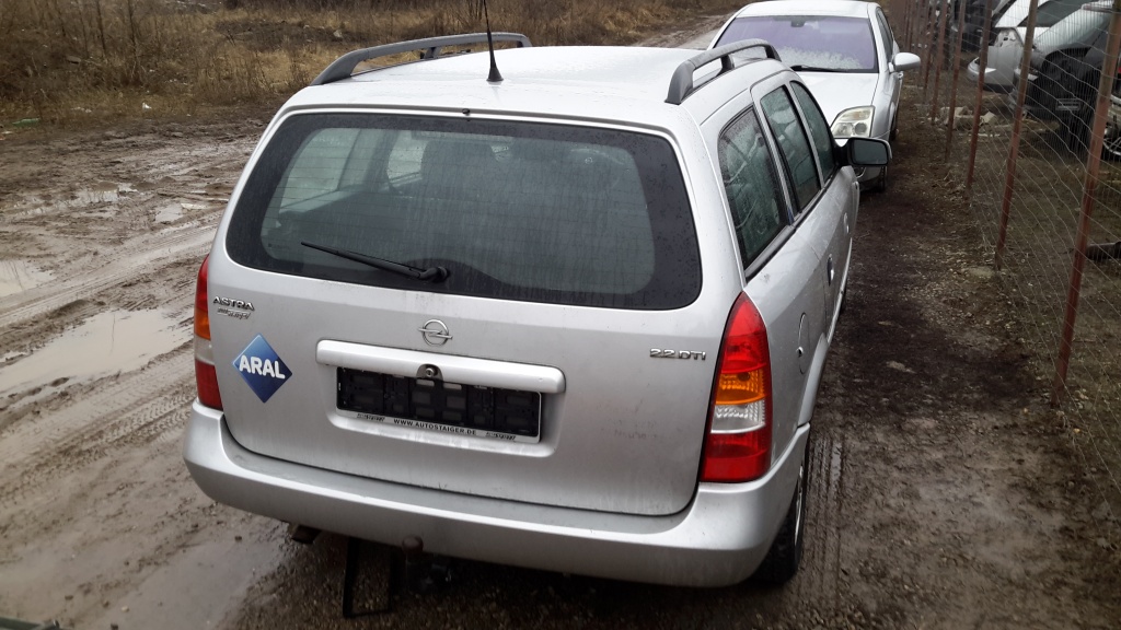 Cutie viteze manuala Opel Astra G 2004 b