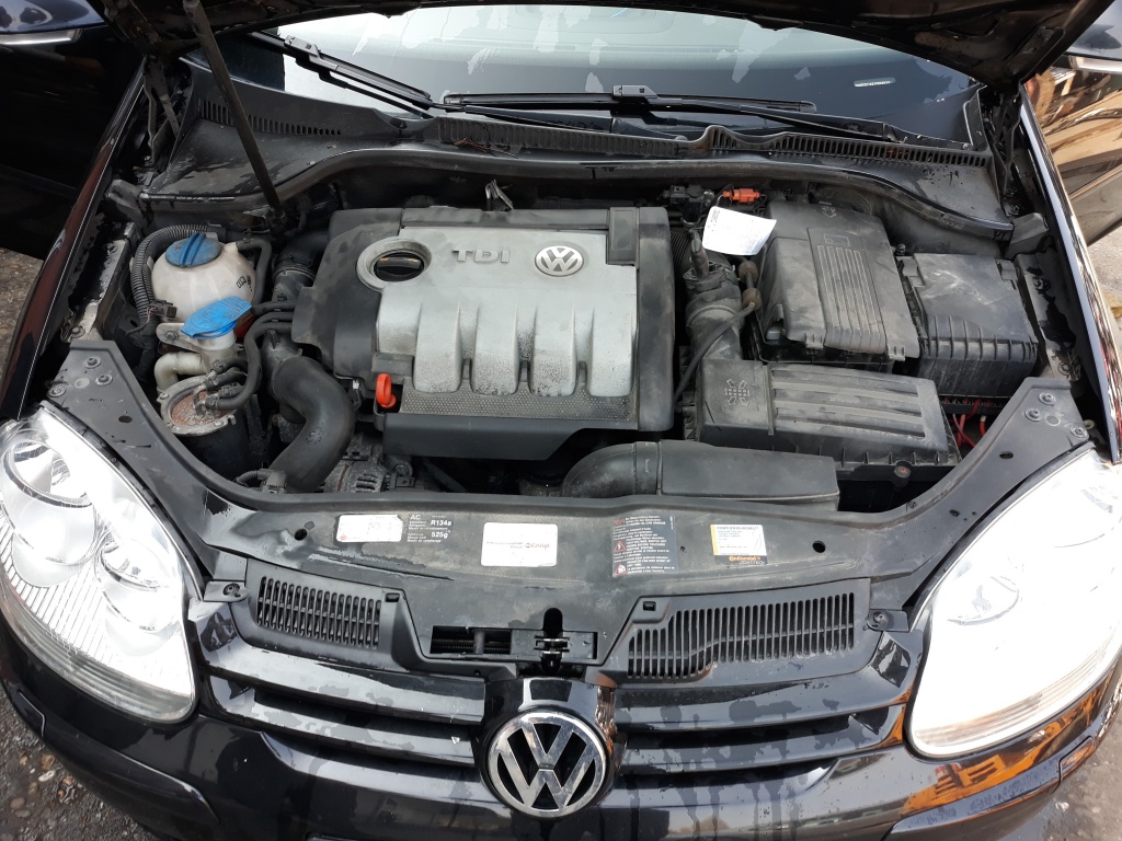 Cutie viteze manuala Volkswagen Golf 5 2